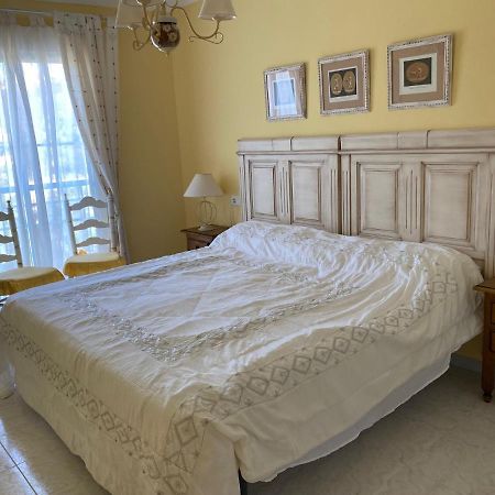Torrox Costa Beachfront Apartment Exterior photo