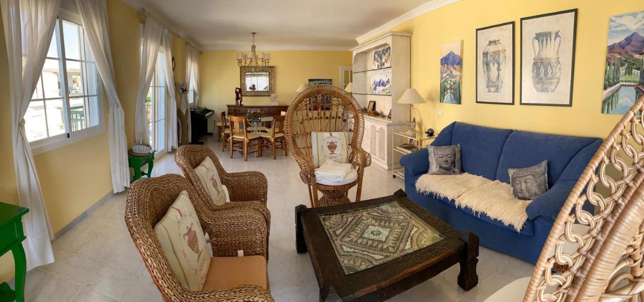 Torrox Costa Beachfront Apartment Exterior photo
